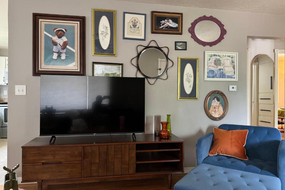 Photo of Livingroom in Franklin to the Fort