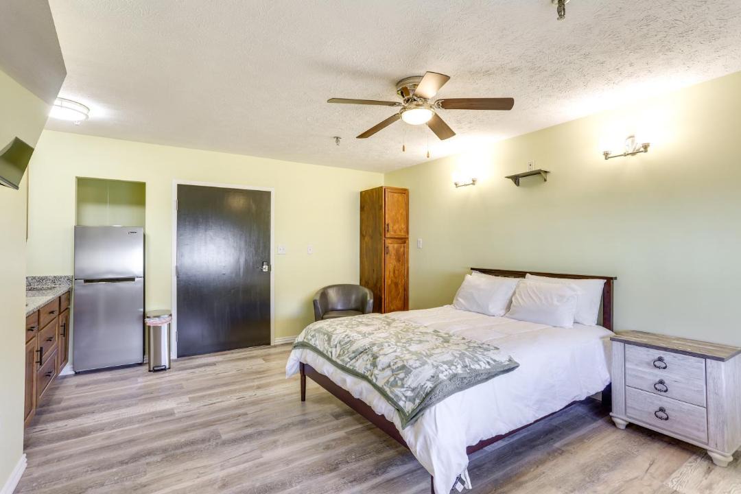 Photo of Bedroom in Oakland City