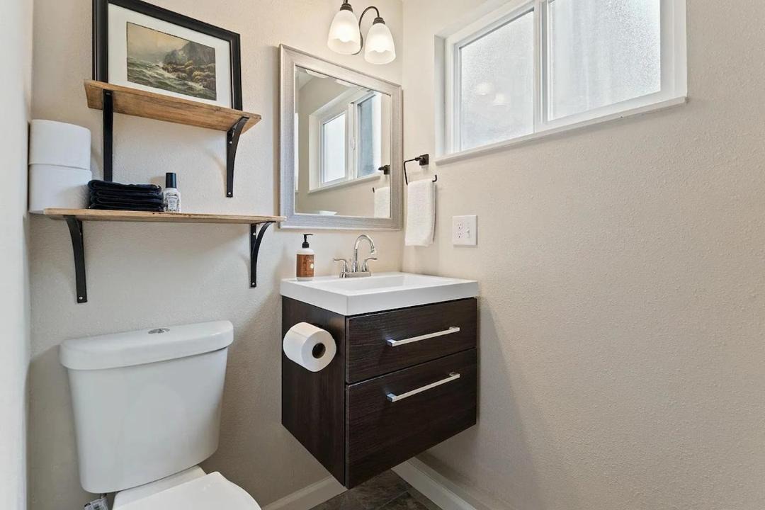 Photo of Bathroom in Lincoln Heights