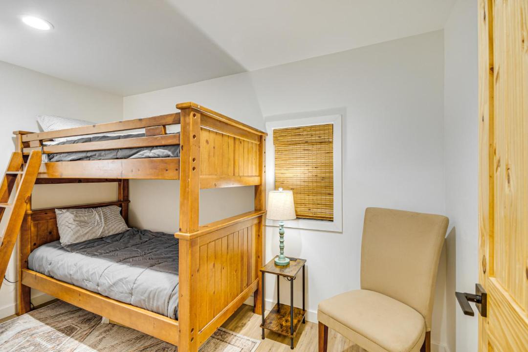 Photo of Bedroom in Tougaloo