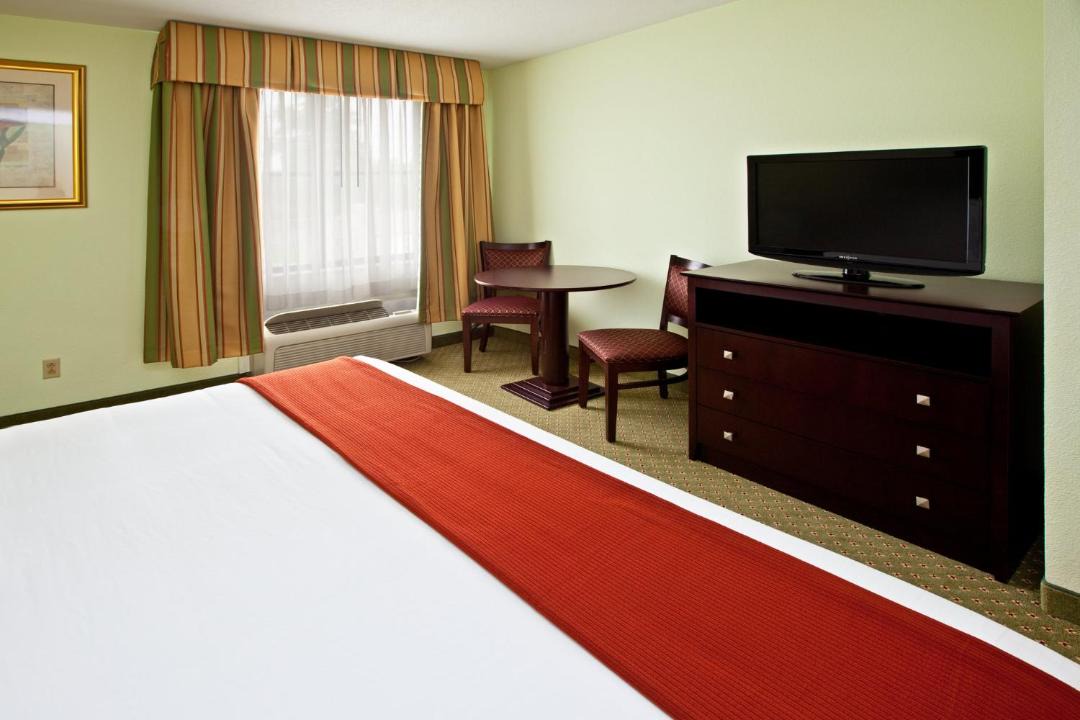 Photo of Bedroom in Scottsburg