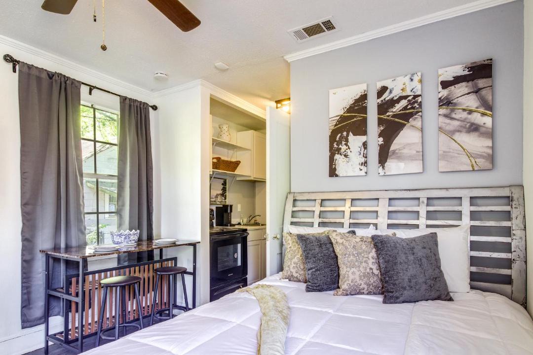 Photo of Bedroom in Clarksdale