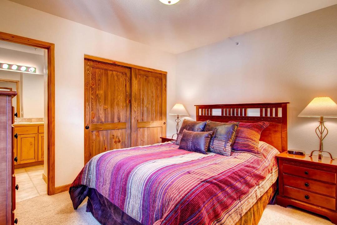 Photo of Bedroom in Four O'Clock