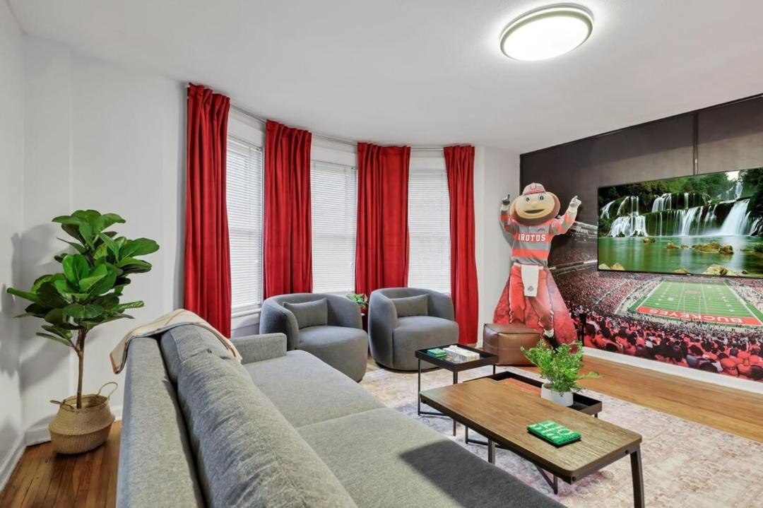 Photo of Livingroom in Clintonville