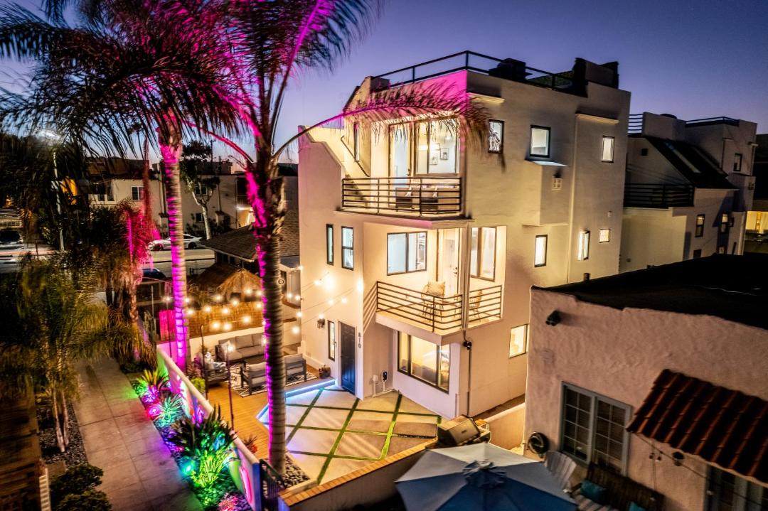 Photo of Buildings in Mission Beach