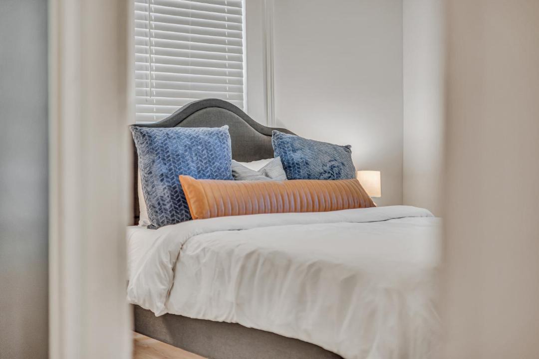 Photo of Bedroom in Jefferson Park