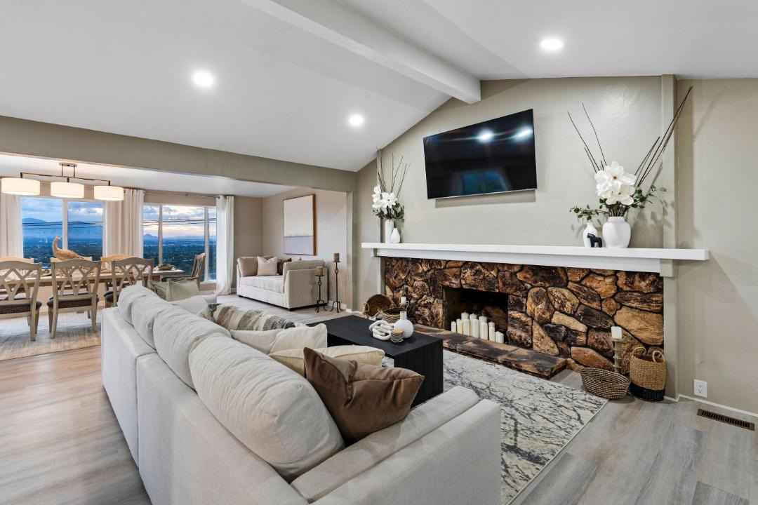 Photo of Livingroom in Olympus Cove