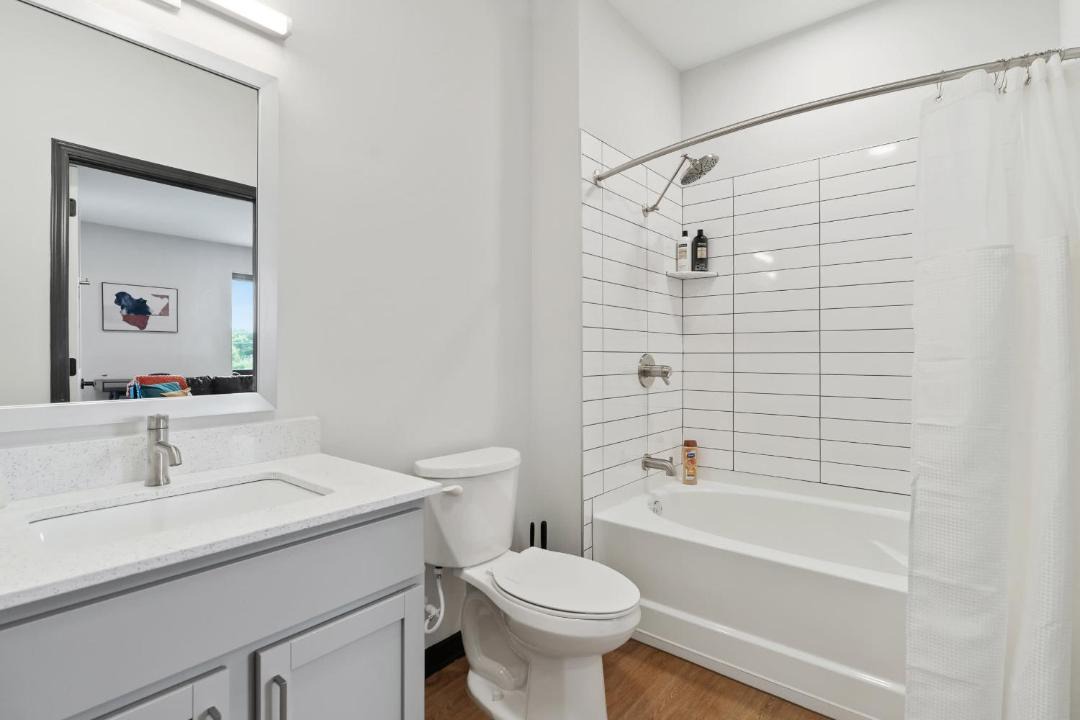 Photo of Bathroom in Lockerbie Square