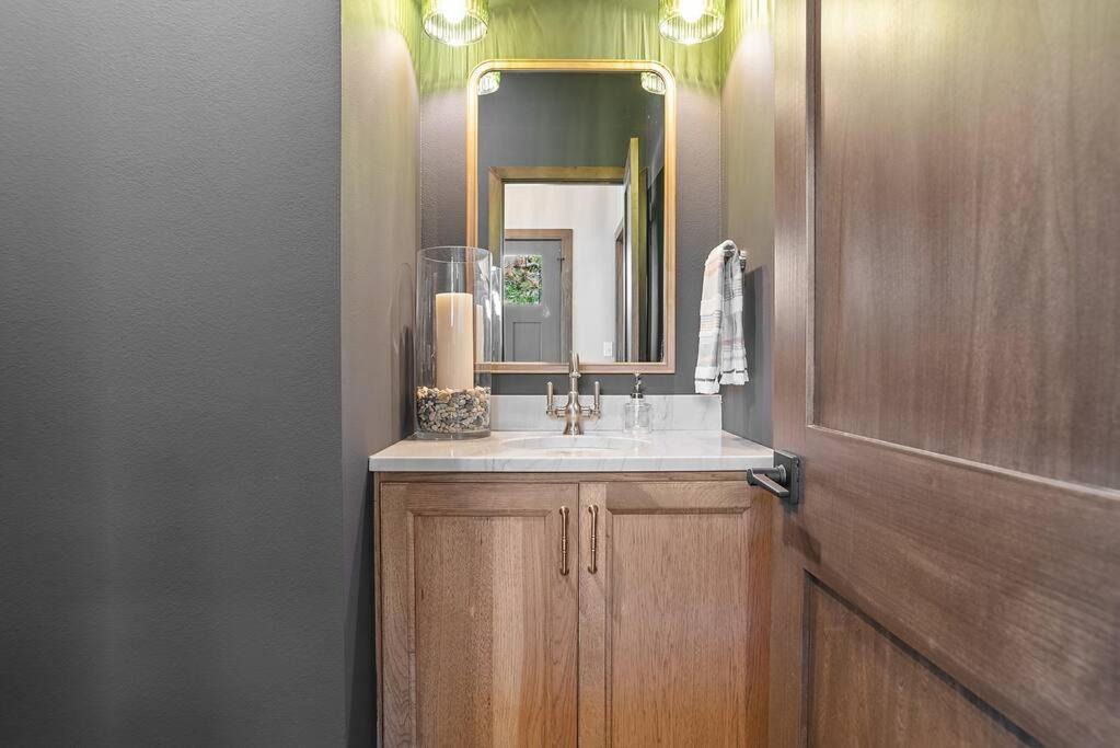 Photo of Bathroom in Deadwood