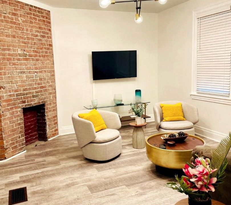 Photo of Livingroom in Brighton Heights