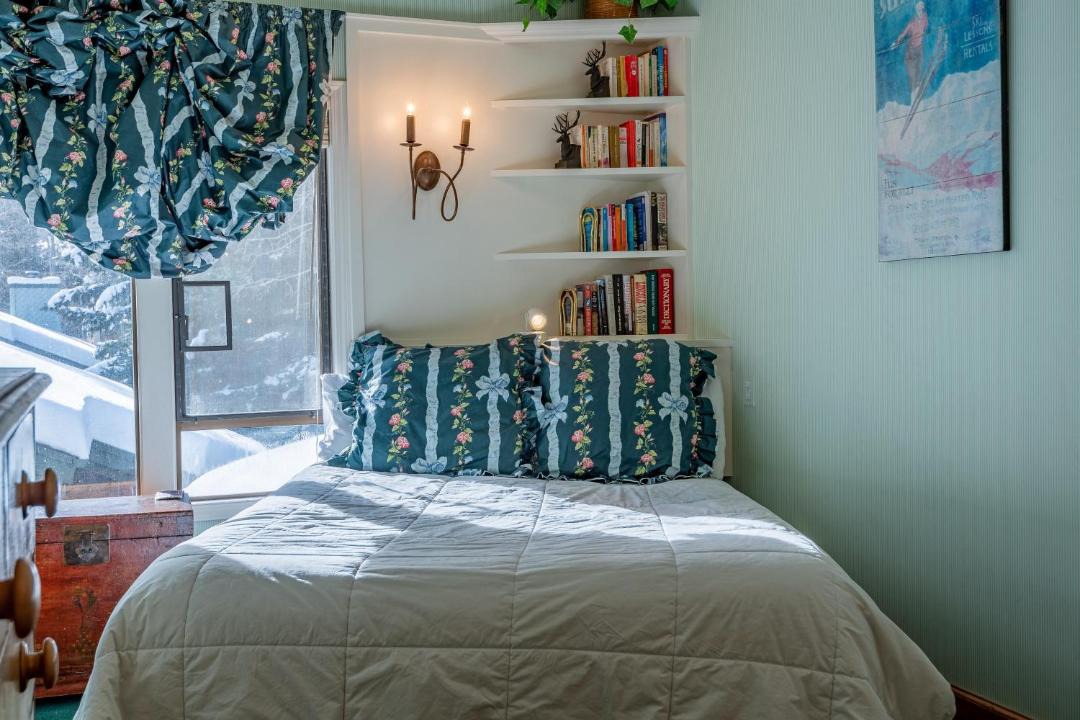 Photo of Bedroom in Warm Springs
