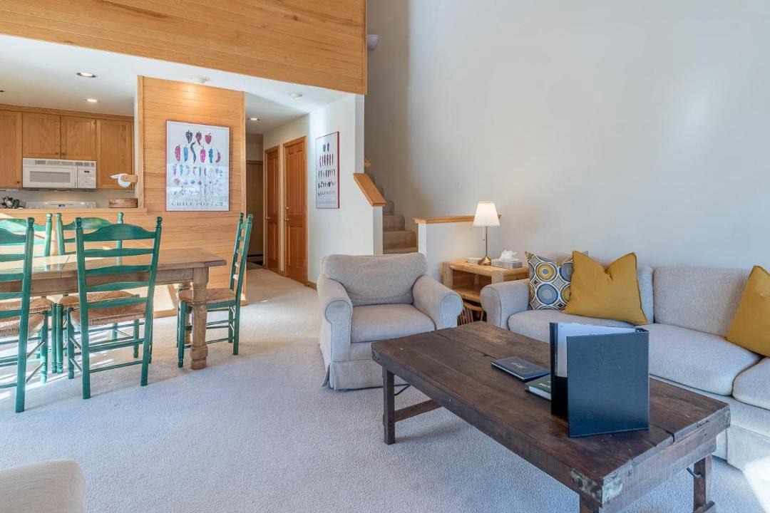 Photo of Livingroom in Warm Springs
