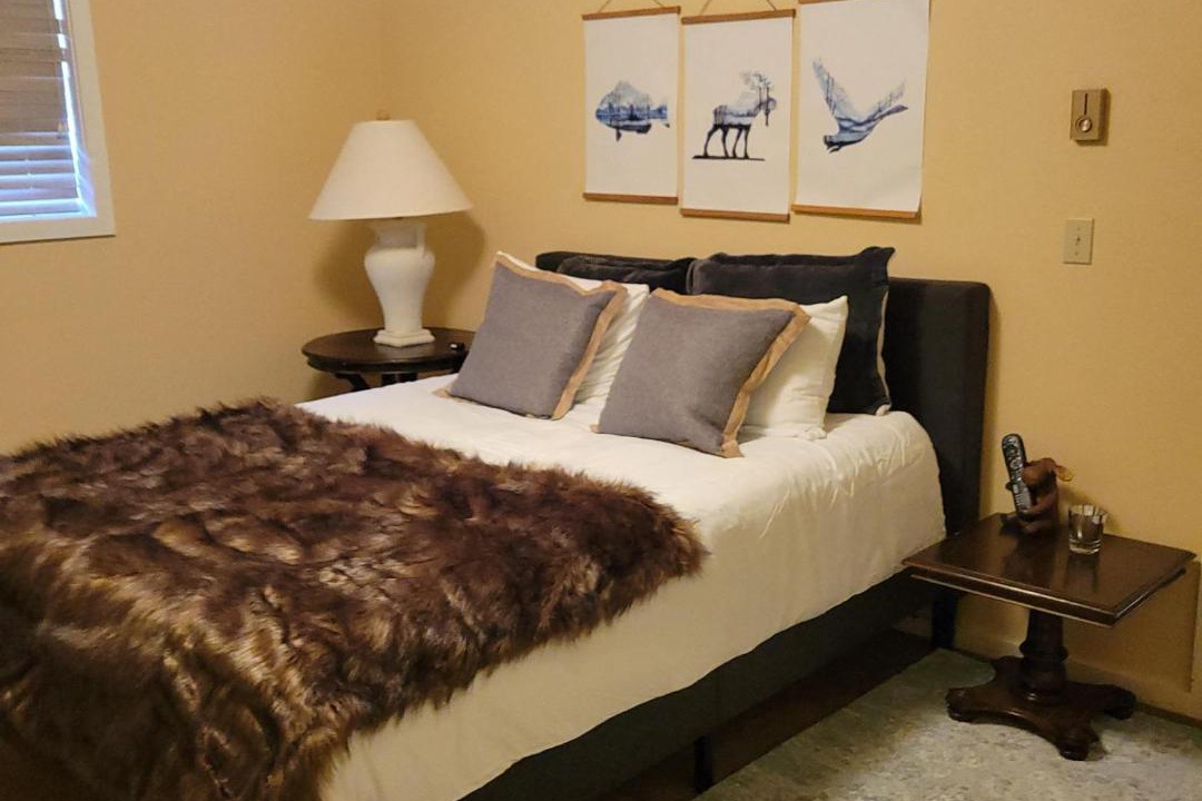 Photo of Bedroom in Warm Springs