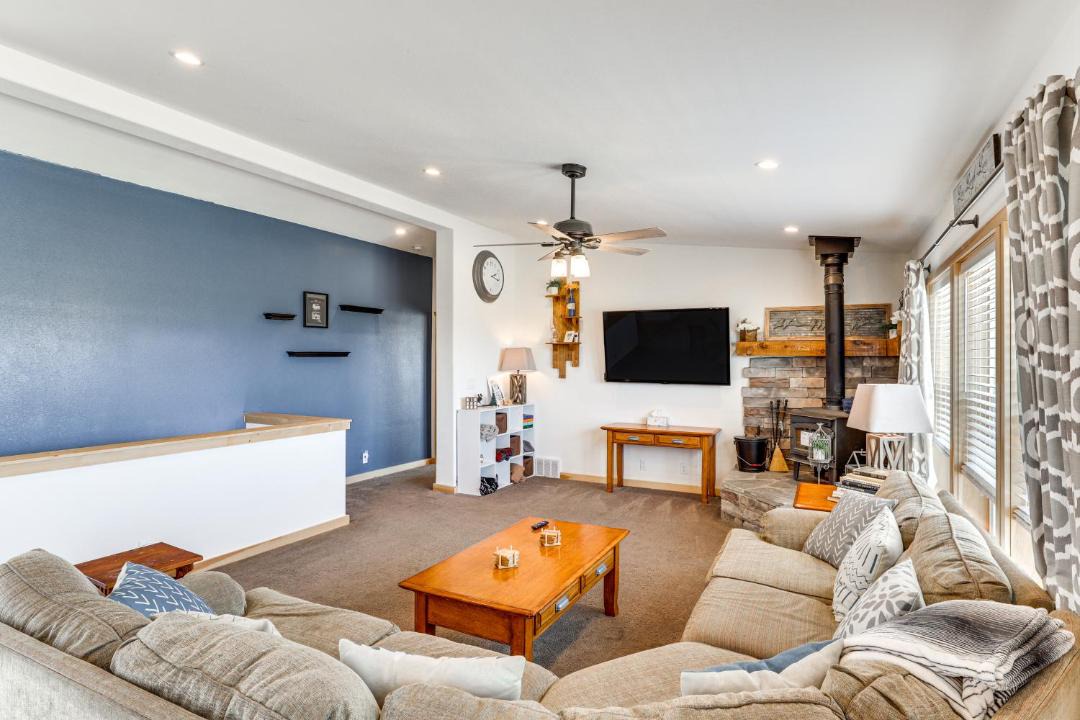 Photo of Livingroom in Lander