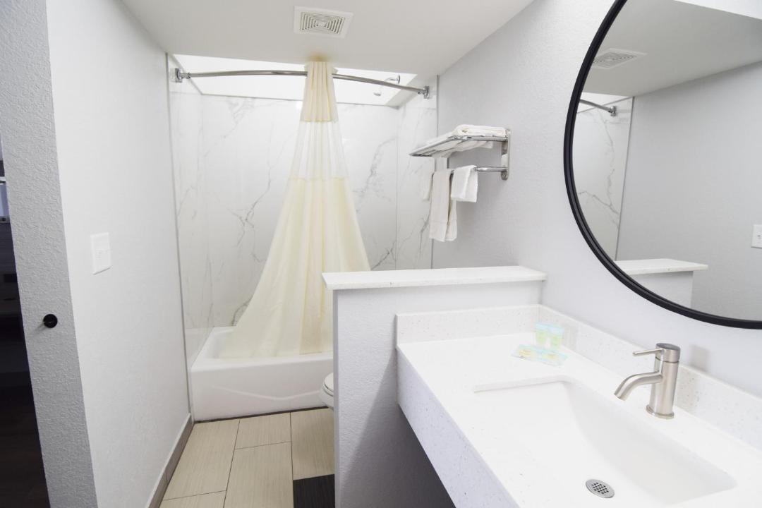 Photo of Bathroom in Roland