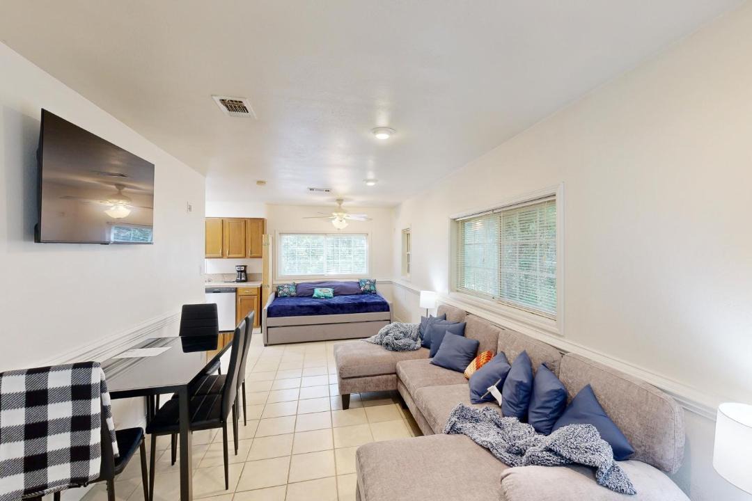 Photo of Livingroom in Pass Christian