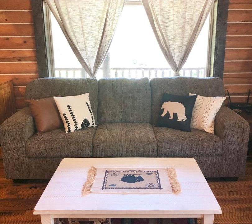 Photo of Livingroom in Island Park