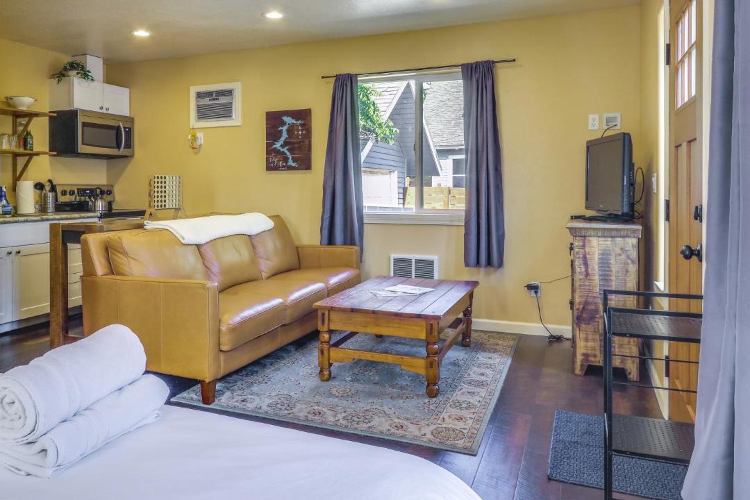 Photo of Bedroom in Garden District