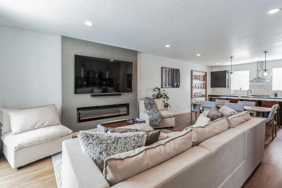 Photo of Livingroom in Layton
