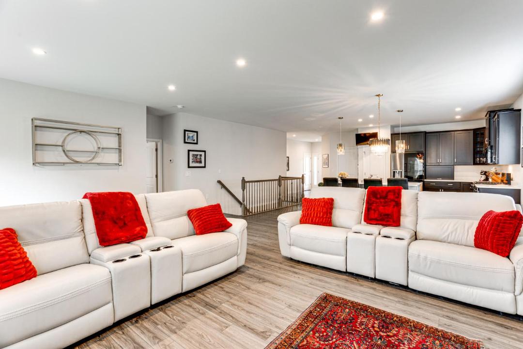 Photo of Livingroom in State College