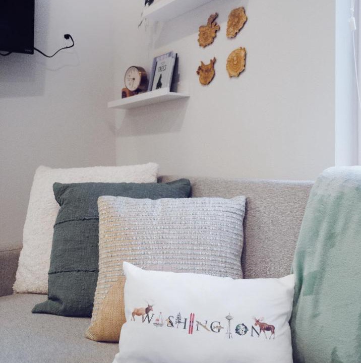 Photo of Livingroom in East Queen Anne