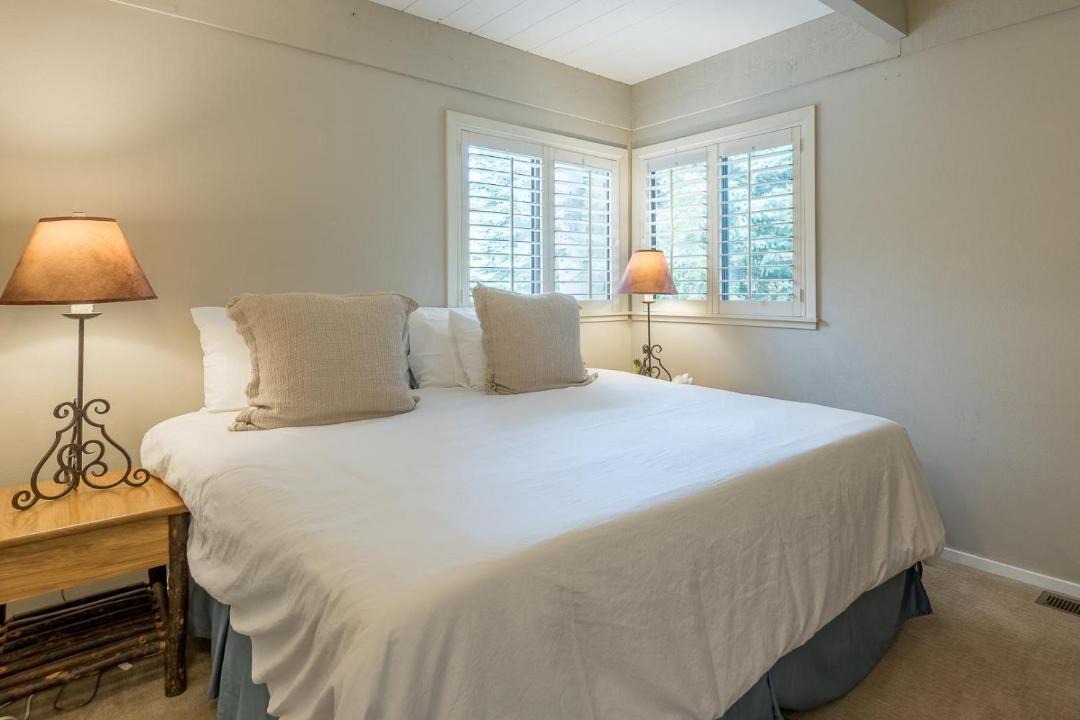Photo of Bedroom in Elkhorn