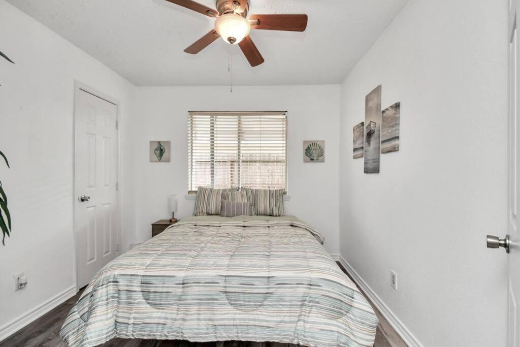 Photo of Bedroom in League City