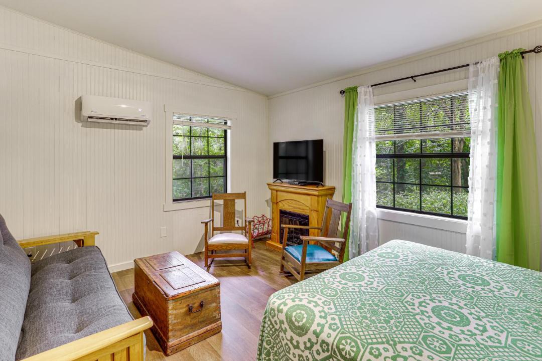 Photo of Bedroom in Mountain View