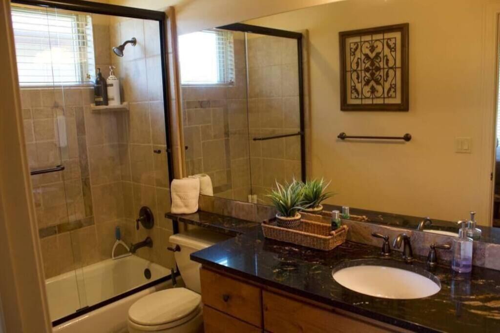 Photo of Bathroom in Eden