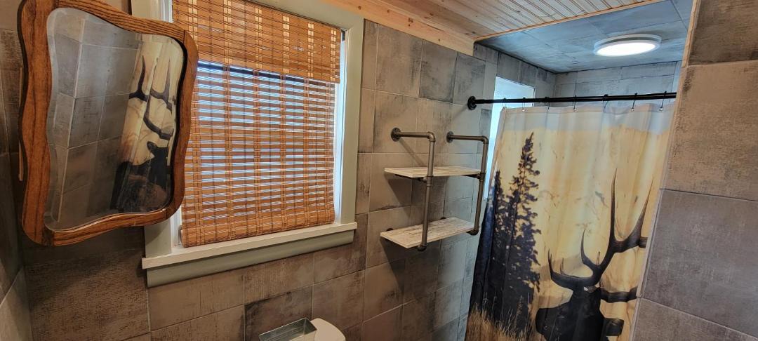 Photo of Bathroom in Hettinger