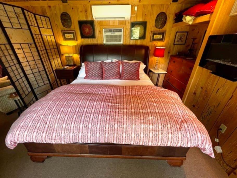 Photo of Bedroom in Clarksdale