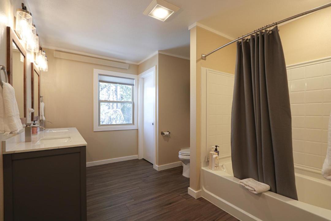 Photo of Bathroom in West Yellowstone