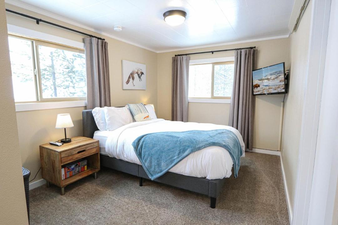 Photo of Bedroom in West Yellowstone