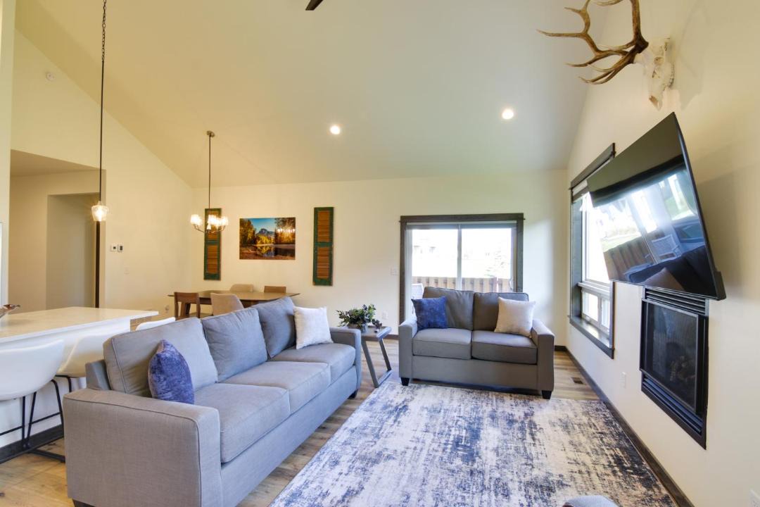 Photo of Livingroom in Four Corners
