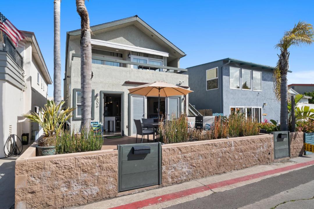 Photo of Buildings in South Mission Beach