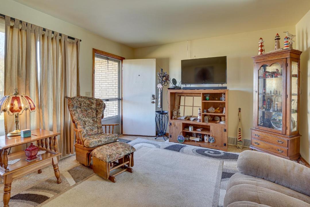 Photo of Livingroom in New Franklin