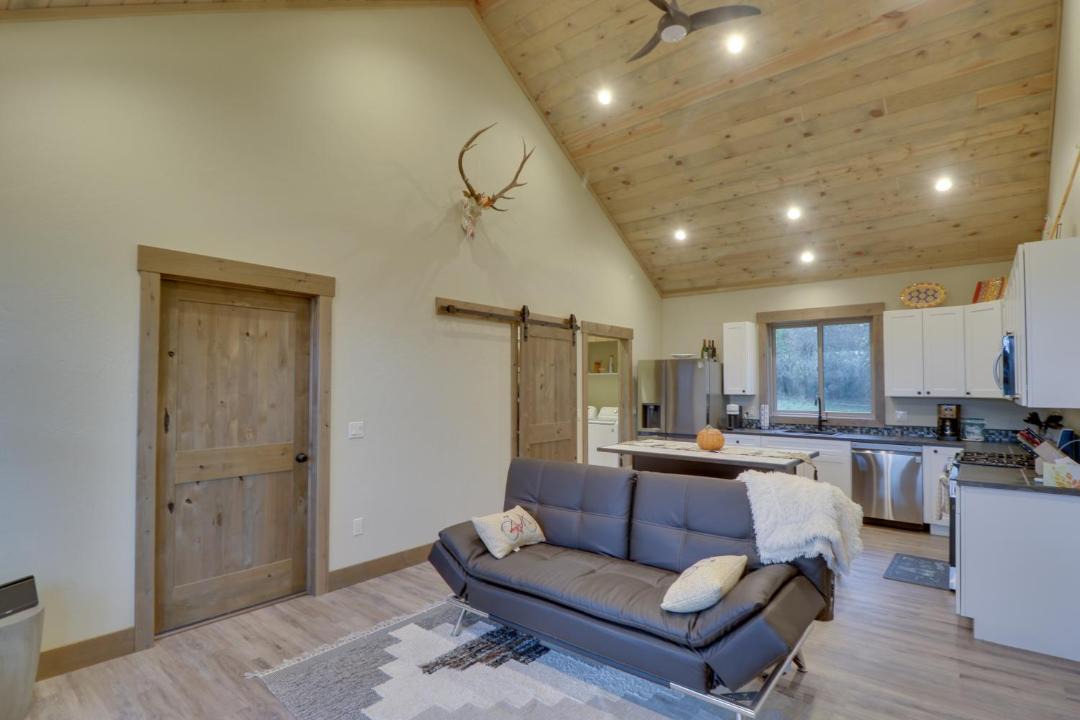 Photo of Livingroom in Woods Bay