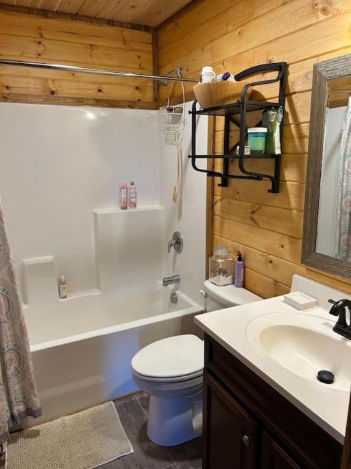 Photo of Bathroom in Gardiner