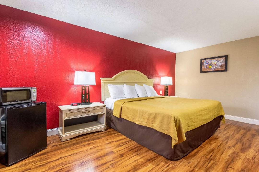 Photo of Bedroom in Berea
