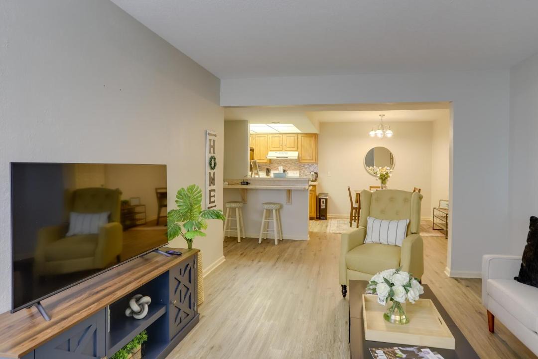 Photo of Livingroom in Reynolds Corners