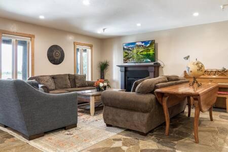 Photo of Others in Leigh Creek Estates