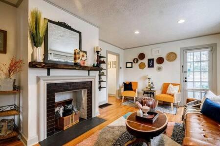 Photo of Livingroom in Old Fourth Ward