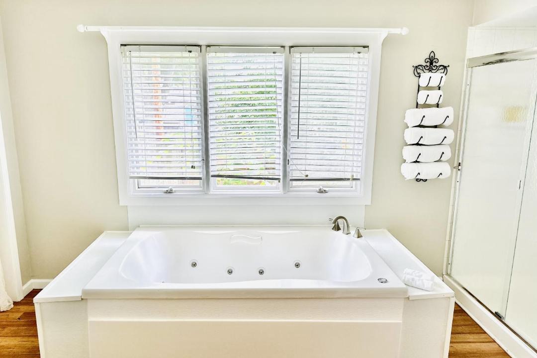 Photo of Bathroom in Speedway