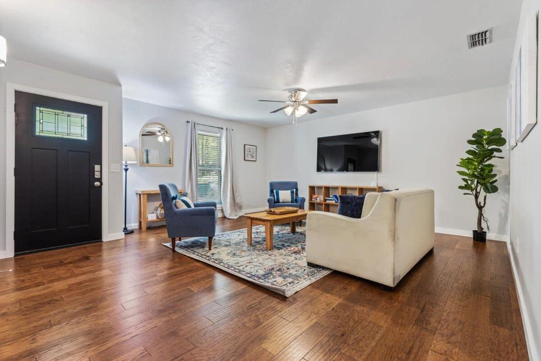 Photo of Livingroom in Little Rock
