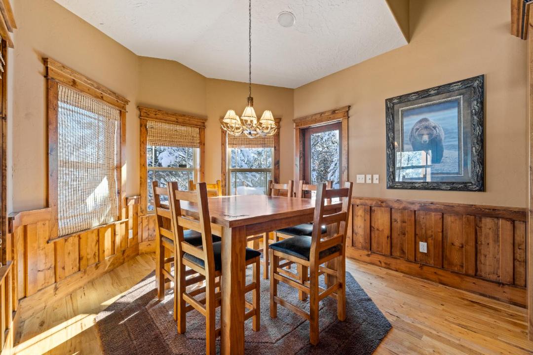 Photo of Livingroom in Fir Grove Estates