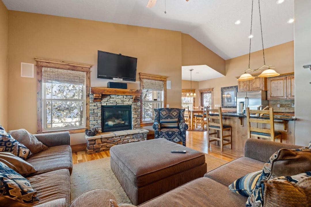 Photo of Livingroom in Fir Grove Estates