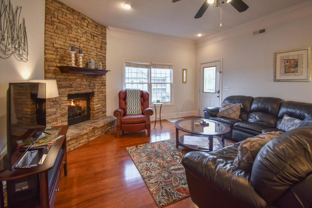 Photo of Livingroom in Young Harris