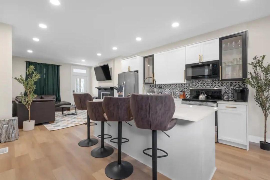Photo of Livingroom in Glen Echo