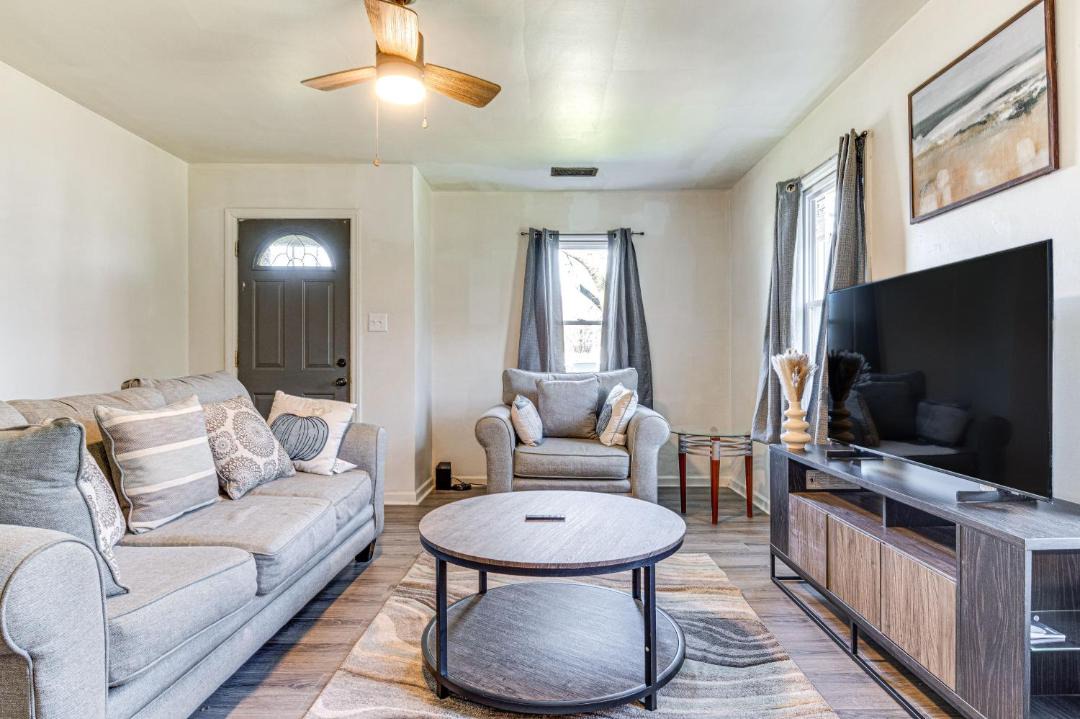 Photo of Livingroom in Muncie