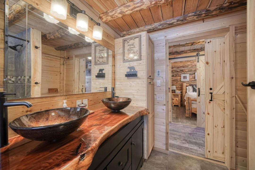 Photo of Bathroom in Island Park